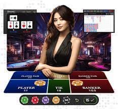 Antarmuka permainan Gaple Online di platform dingdong slot menampilkan kepingan domino, pemain, dan skor